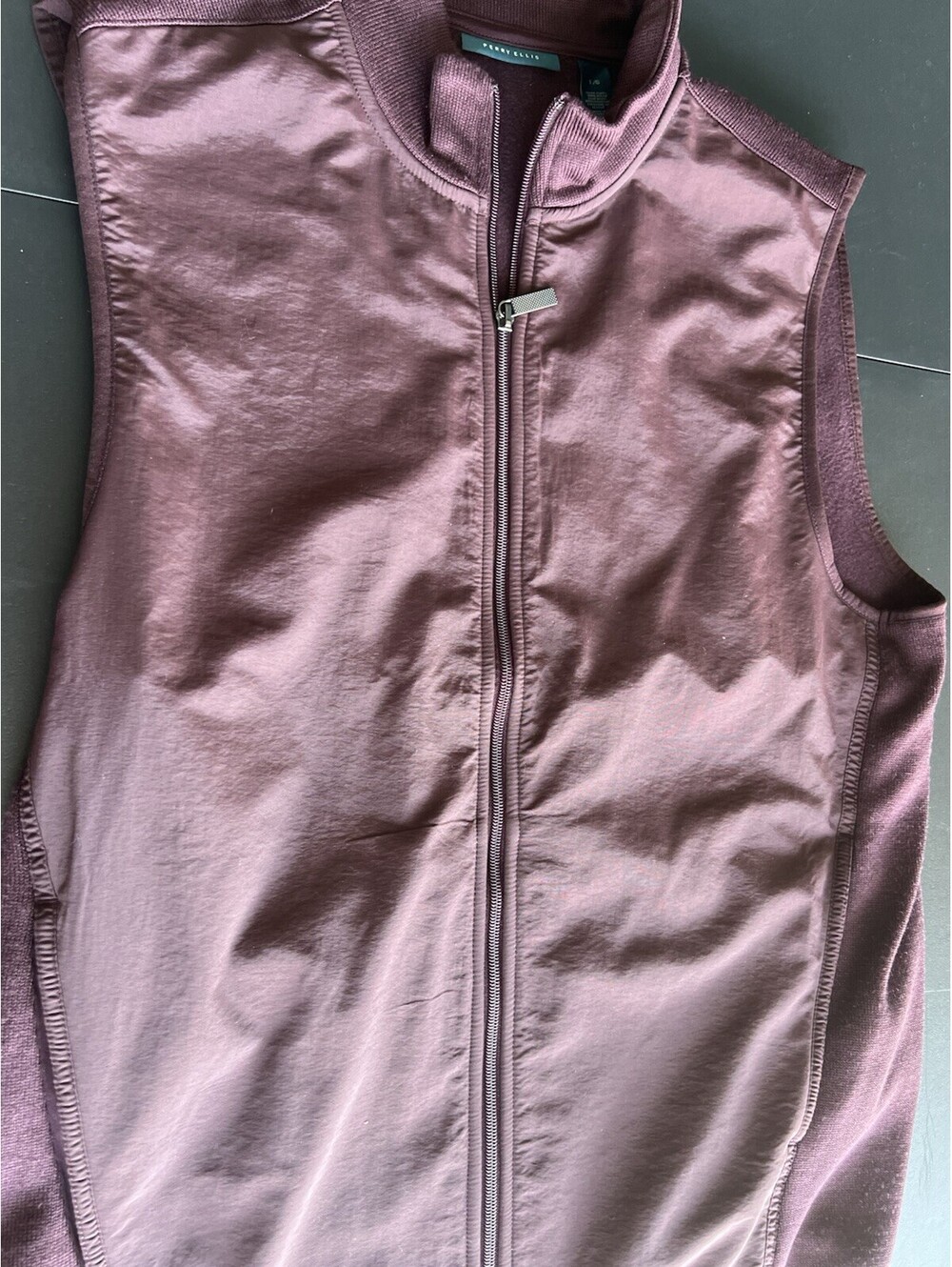Perry Ellis Men’s Casual Vest Maroon Zip Front Size L Lightweight Layering